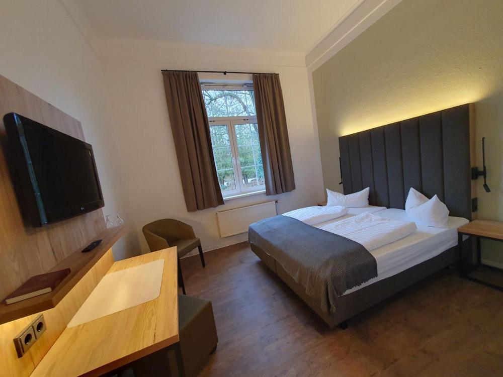 Gasthaus & Hotel Gruenhof Frankfurt  ภายนอก รูปภาพ
