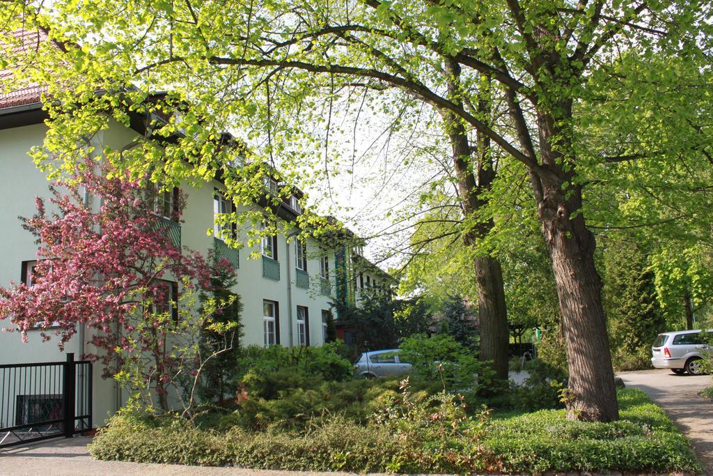 Gasthaus & Hotel Gruenhof Frankfurt  ภายนอก รูปภาพ